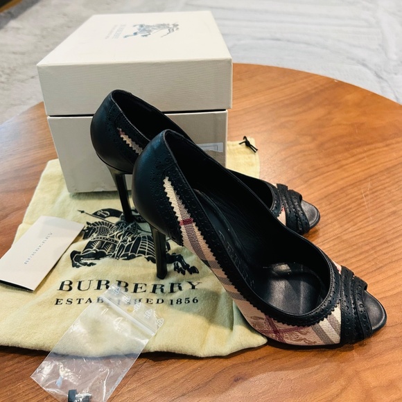 Burberry peep toes leather pump - Picture 2 of 9